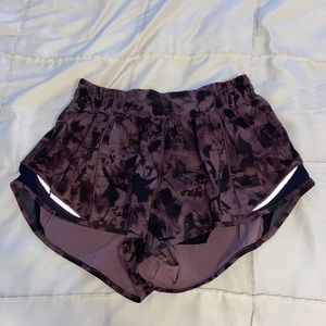 Lululemon hotty hot shorts 2.5”